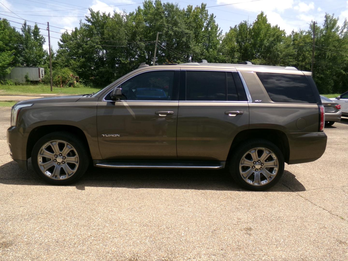 2015 Subterranean Metallic /Brown GMC Yukon SLT 2WD (1GKS1BKC8FR) with an 5.3L V8 OHV 16V engine, 6-Speed Automatic transmission, located at 400 First NW, Bearden, AR, 71720, (870) 687-3414, 0.000000, 0.000000- Photo#28