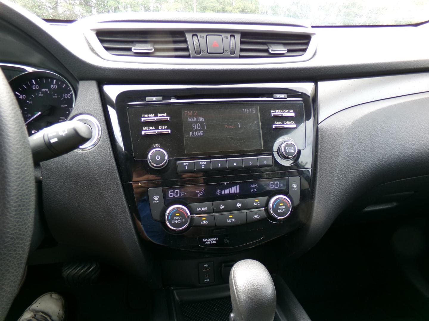 2016 Gray /Black Nissan Rogue S AWD (5N1AT2MM7GC) with an 2.5L L4 DOHC 16V engine, CVT transmission, located at 400 First NW, Bearden, AR, 71720, (870) 687-3414, 0.000000, 0.000000- Photo#10