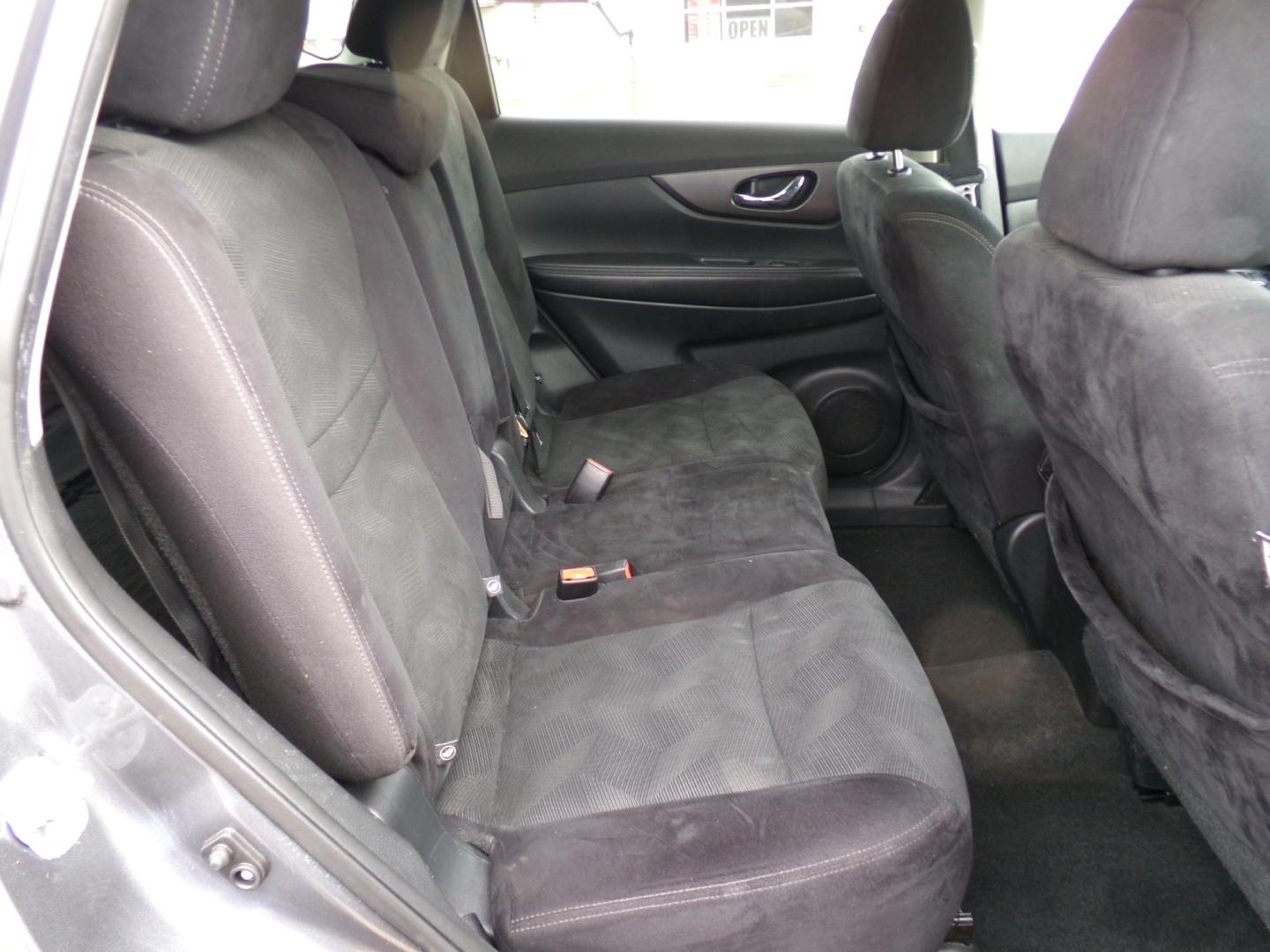 2016 Gray /Black Nissan Rogue S AWD (5N1AT2MM7GC) with an 2.5L L4 DOHC 16V engine, CVT transmission, located at 400 First NW, Bearden, AR, 71720, (870) 687-3414, 0.000000, 0.000000- Photo#17