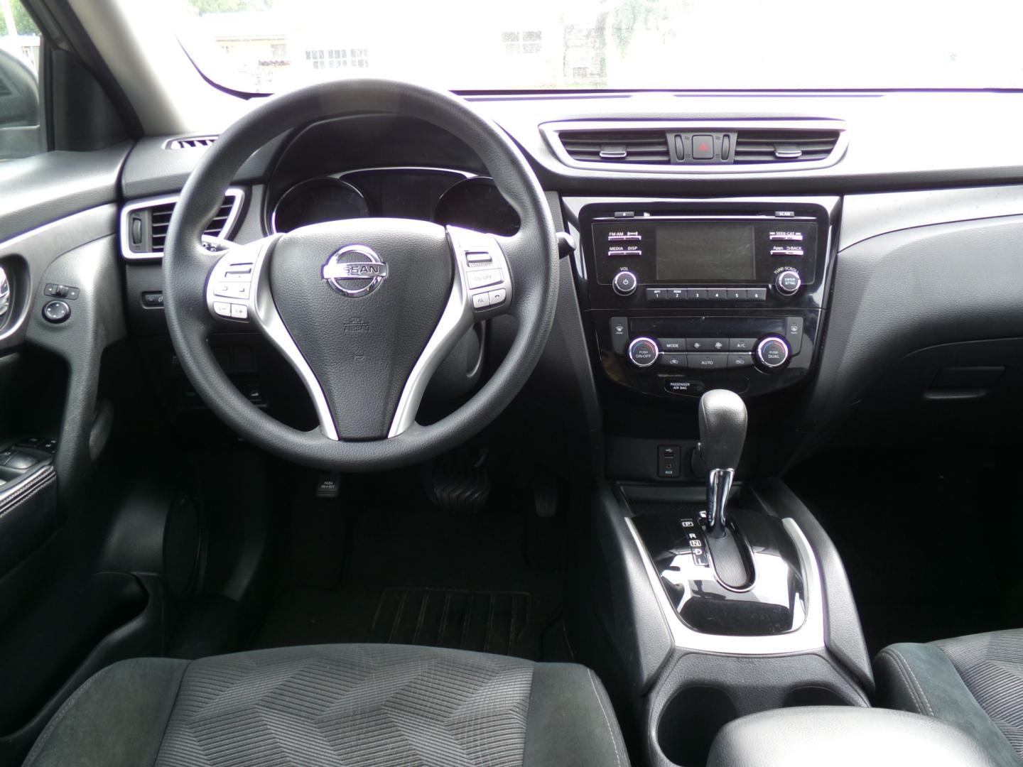 2016 Gray /Black Nissan Rogue S AWD (5N1AT2MM7GC) with an 2.5L L4 DOHC 16V engine, CVT transmission, located at 400 First NW, Bearden, AR, 71720, (870) 687-3414, 0.000000, 0.000000- Photo#19