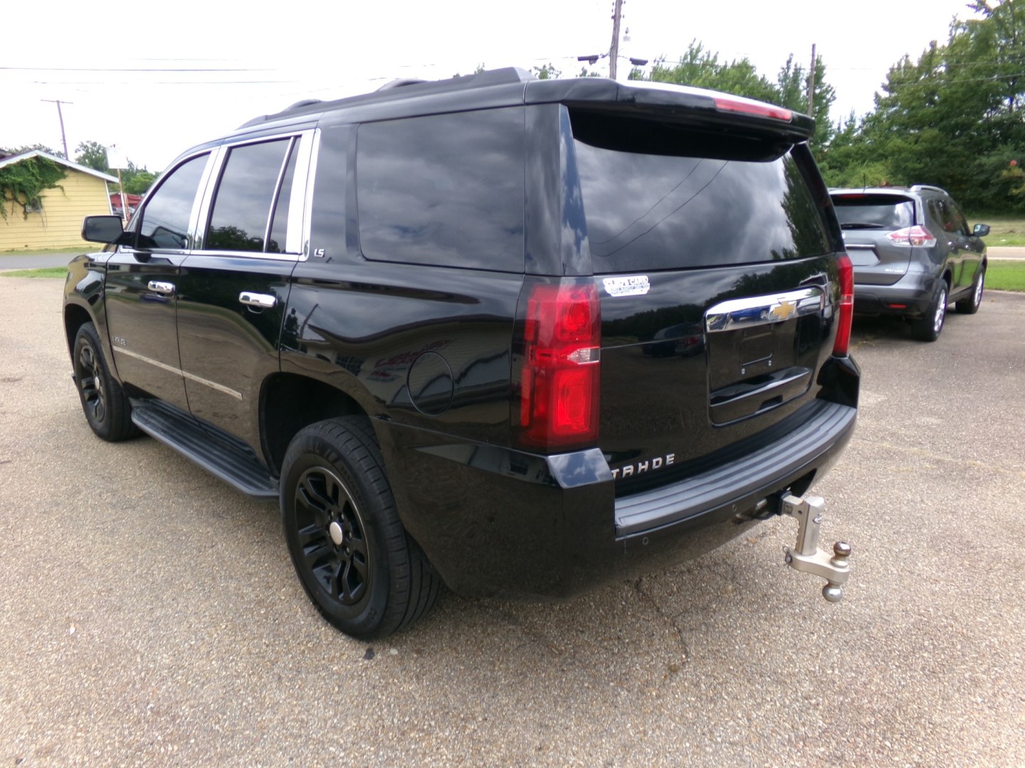2016 Black /Black Chevrolet Tahoe LS 2WD (1GNSCAKC9GR) with an 5.3L V8 OHV 16V engine, 6-Speed Automatic transmission, located at 400 First NW, Bearden, AR, 71720, (870) 687-3414, 0.000000, 0.000000- Photo#2