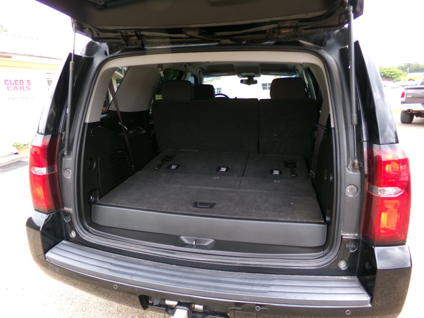 2016 Black /Black Chevrolet Tahoe LS 2WD (1GNSCAKC9GR) with an 5.3L V8 OHV 16V engine, 6-Speed Automatic transmission, located at 400 First NW, Bearden, AR, 71720, (870) 687-3414, 0.000000, 0.000000- Photo#4