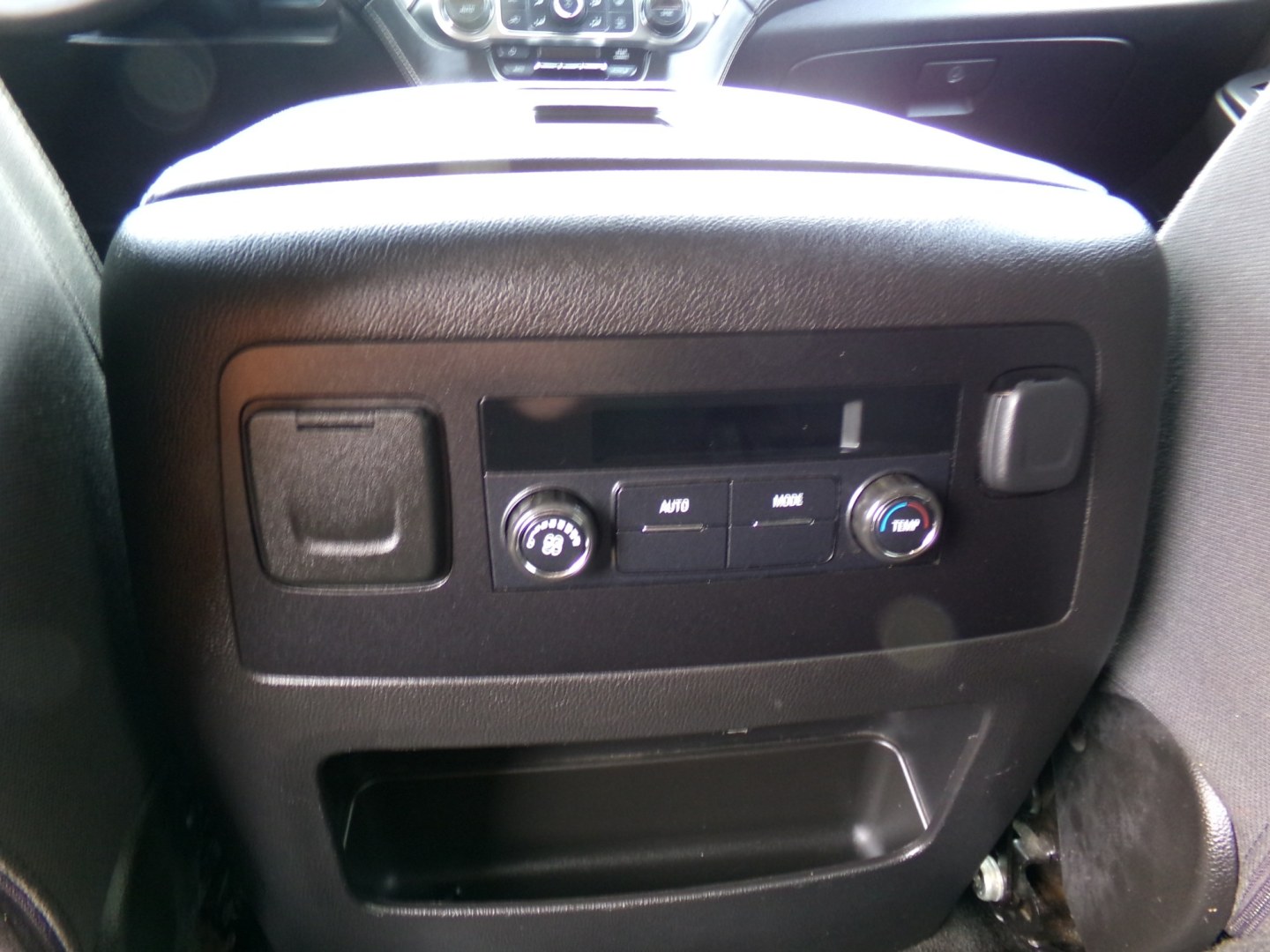2016 Black /Black Chevrolet Tahoe LS 2WD (1GNSCAKC9GR) with an 5.3L V8 OHV 16V engine, 6-Speed Automatic transmission, located at 400 First NW, Bearden, AR, 71720, (870) 687-3414, 0.000000, 0.000000- Photo#17