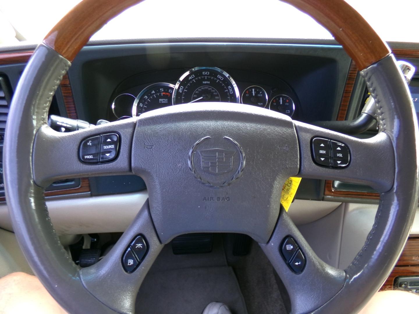 2003 White Diamond Pearl /Cream Cadillac Escalade AWD (1GYEK63NX3R) with an 6.0L V8 OHV 16V engine, 4-Speed Automatic Overdrive transmission, located at 400 First NW, Bearden, AR, 71720, (870) 687-3414, 0.000000, 0.000000- Photo#12