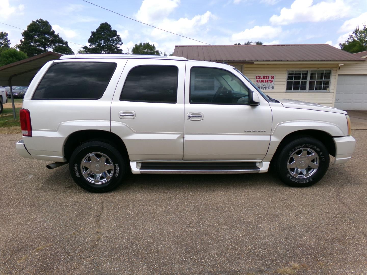 2003 White Diamond Pearl /Cream Cadillac Escalade AWD (1GYEK63NX3R) with an 6.0L V8 OHV 16V engine, 4-Speed Automatic Overdrive transmission, located at 400 First NW, Bearden, AR, 71720, (870) 687-3414, 0.000000, 0.000000- Photo#23