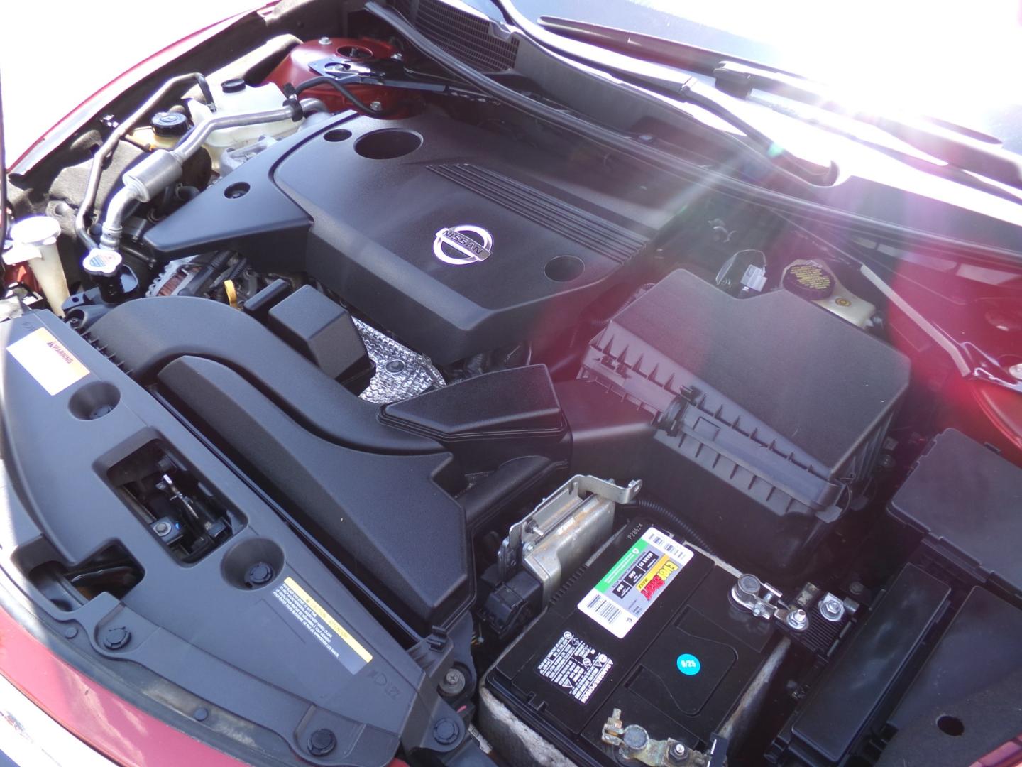 2015 Red Pearl /Black Nissan Altima 2.5 S (1N4AL3AP7FC) with an 2.5L L4 DOHC 16V engine, CVT transmission, located at 400 First NW, Bearden, AR, 71720, (870) 687-3414, 0.000000, 0.000000- Photo#5