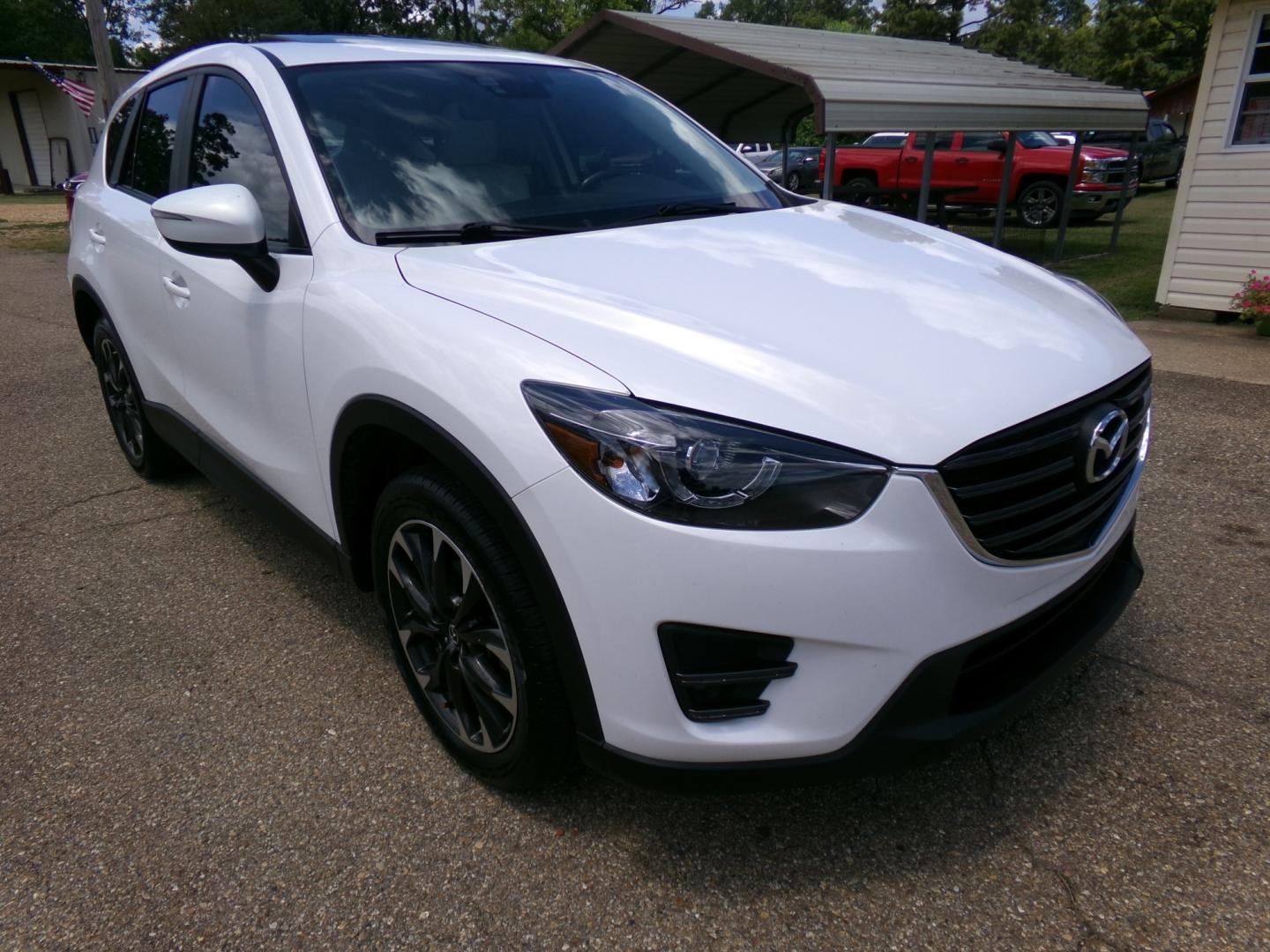 2016 White /Black and white Mazda CX-5 Grand Touring AWD (JM3KE4DY0G0) with an 2.5L L4 DOHC 16V engine, 6-speed automatic transmission, located at 400 First NW, Bearden, AR, 71720, (870) 687-3414, 0.000000, 0.000000- Photo#0