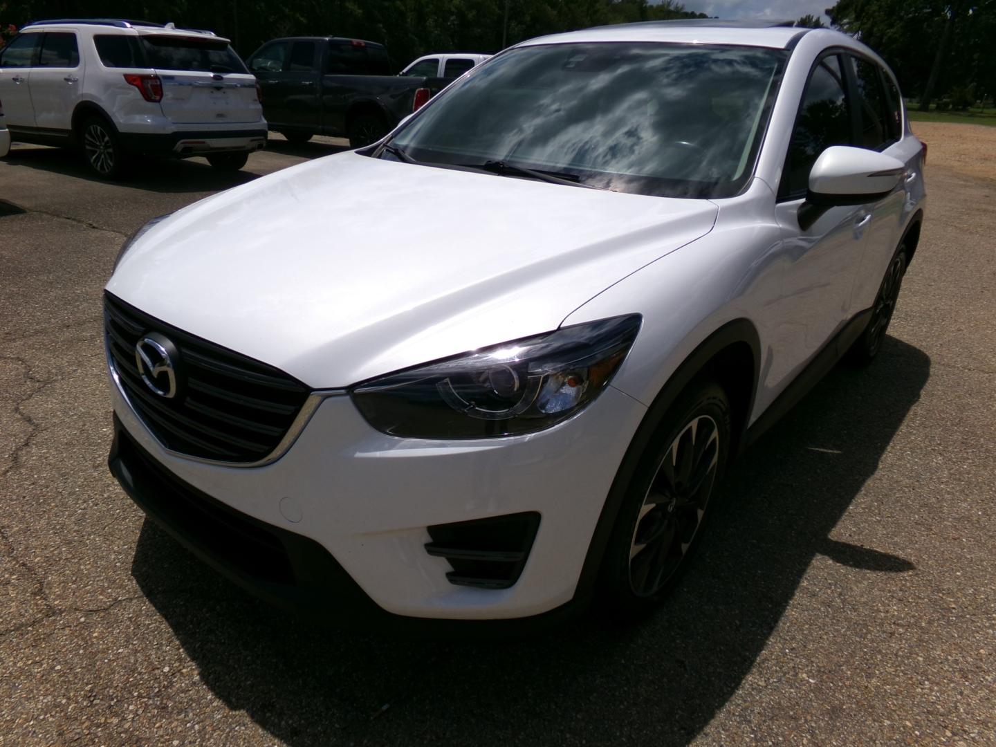 2016 White /Black and white Mazda CX-5 Grand Touring AWD (JM3KE4DY0G0) with an 2.5L L4 DOHC 16V engine, 6-speed automatic transmission, located at 400 First NW, Bearden, AR, 71720, (870) 687-3414, 0.000000, 0.000000- Photo#26