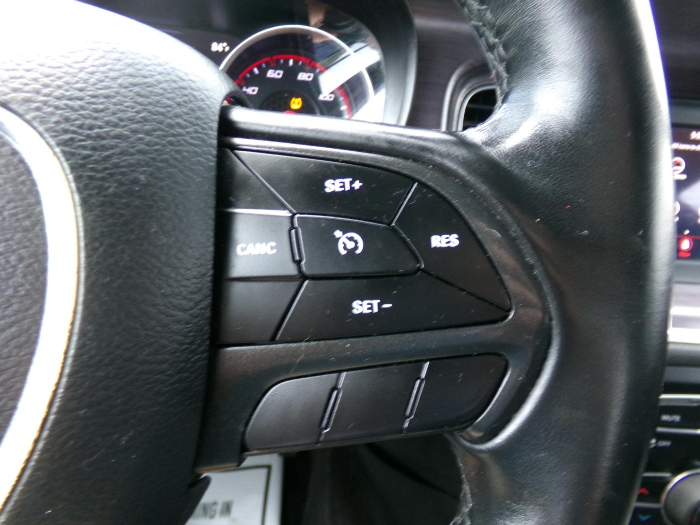 2018 White /Black Dodge Charger SXT (2C3CDXBG4JH) with an 3.6L V6 DOHC 24V engine, 8-speed automatic transmission, located at 400 First NW, Bearden, AR, 71720, (870) 687-3414, 0.000000, 0.000000- Photo#14