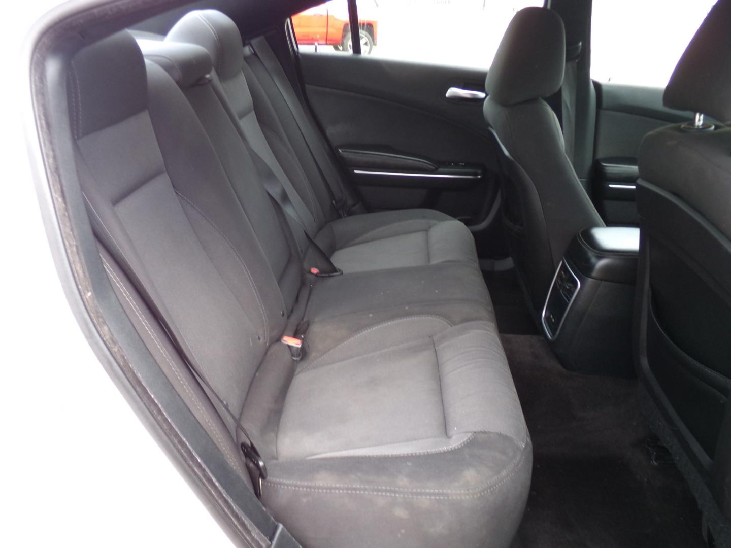 2018 White /Black Dodge Charger SXT (2C3CDXBG4JH) with an 3.6L V6 DOHC 24V engine, 8-speed automatic transmission, located at 400 First NW, Bearden, AR, 71720, (870) 687-3414, 0.000000, 0.000000- Photo#16