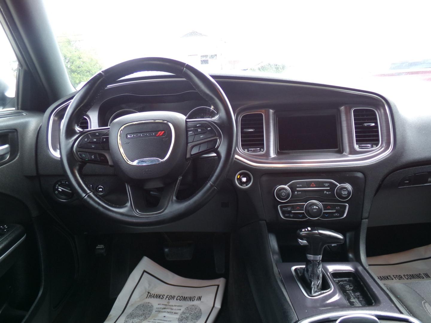 2018 White /Black Dodge Charger SXT (2C3CDXBG4JH) with an 3.6L V6 DOHC 24V engine, 8-speed automatic transmission, located at 400 First NW, Bearden, AR, 71720, (870) 687-3414, 0.000000, 0.000000- Photo#18