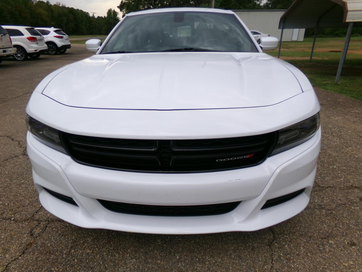 2018 White /Black Dodge Charger SXT (2C3CDXBG4JH) with an 3.6L V6 DOHC 24V engine, 8-speed automatic transmission, located at 400 First NW, Bearden, AR, 71720, (870) 687-3414, 0.000000, 0.000000- Photo#21