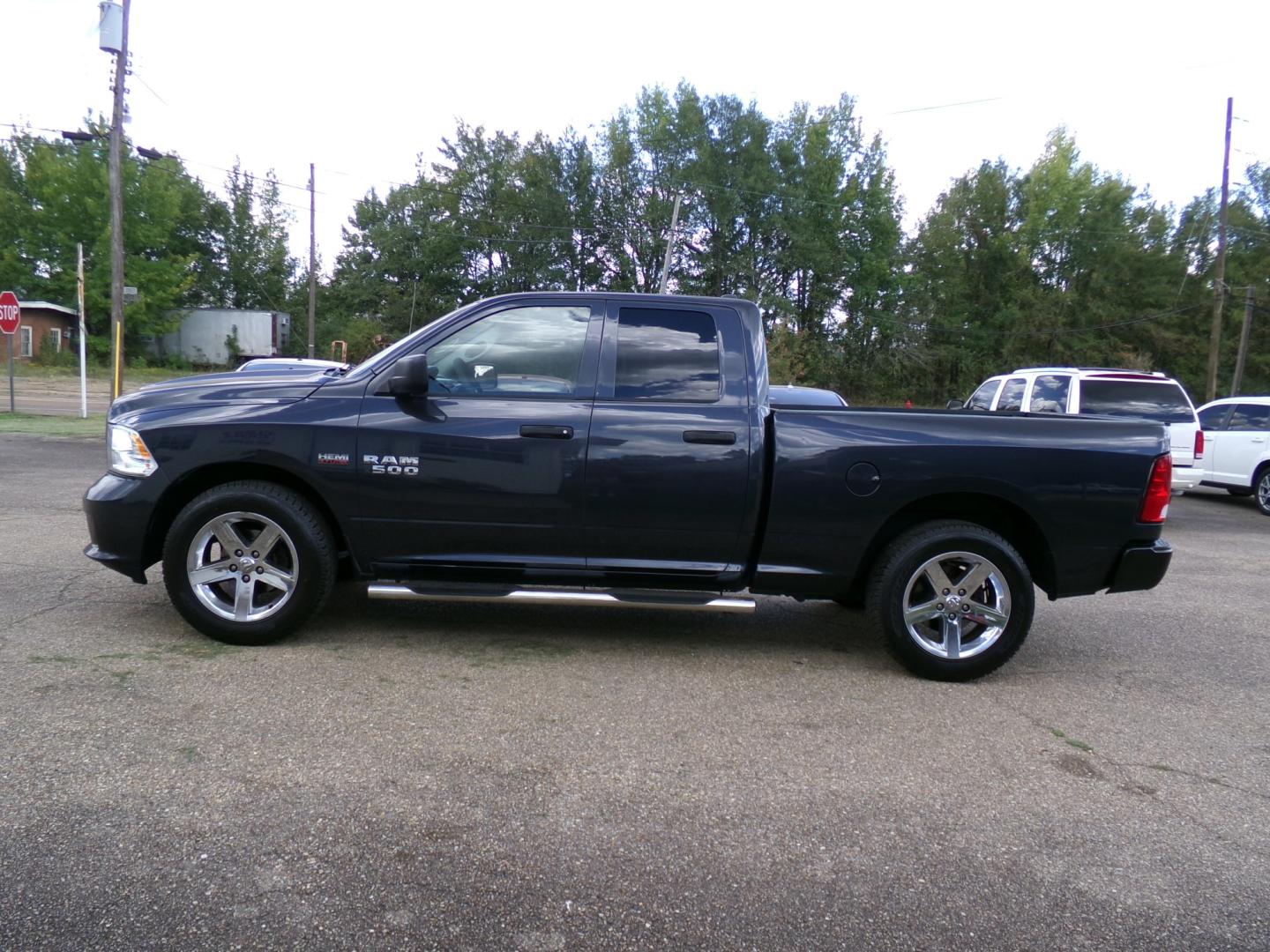 2018 Maximum Steel Metallic /Gray RAM 1500 Tradesman Quad Cab 2WD (1C6RR6FT2JS) with an 5.7L V8 OHV 16V engine, 8-speed automatic transmission, located at 400 First NW, Bearden, AR, 71720, (870) 687-3414, 0.000000, 0.000000- Photo#1