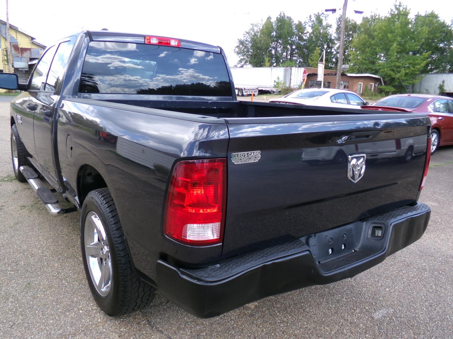 2018 Maximum Steel Metallic /Gray RAM 1500 Tradesman Quad Cab 2WD (1C6RR6FT2JS) with an 5.7L V8 OHV 16V engine, 8-speed automatic transmission, located at 400 First NW, Bearden, AR, 71720, (870) 687-3414, 0.000000, 0.000000- Photo#2