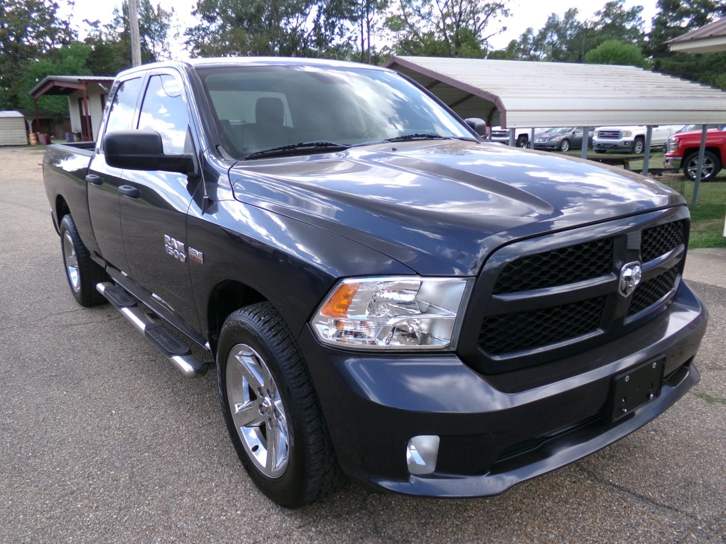 2018 Maximum Steel Metallic /Gray RAM 1500 Tradesman Quad Cab 2WD (1C6RR6FT2JS) with an 5.7L V8 OHV 16V engine, 8-speed automatic transmission, located at 400 First NW, Bearden, AR, 71720, (870) 687-3414, 0.000000, 0.000000- Photo#21