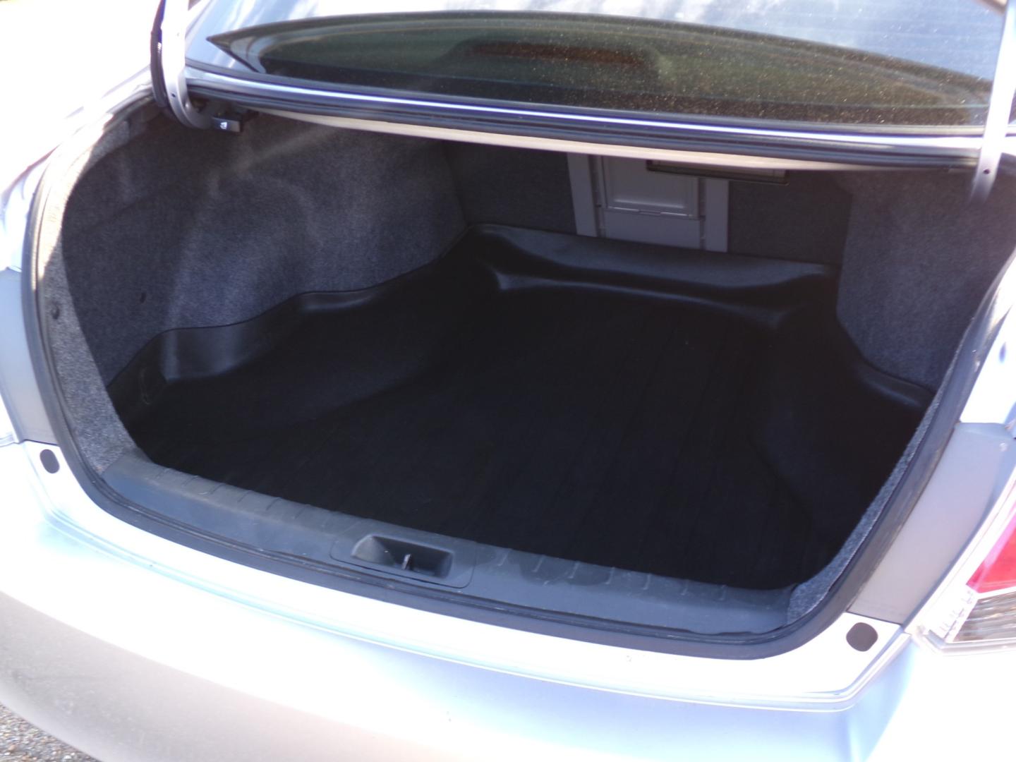 2012 Sebring Silver Metallic /Gray Honda Accord EX-L V6 Sedan AT (1HGCP3F85CA) with an 3.5L V6 SOHC 24V engine, 5-Speed Automatic transmission, located at 400 First NW, Bearden, AR, 71720, (870) 687-3414, 0.000000, 0.000000- Photo#3