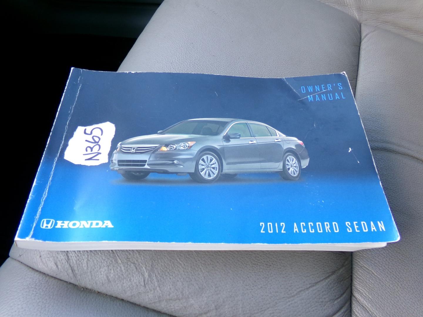 2012 Sebring Silver Metallic /Gray Honda Accord EX-L V6 Sedan AT (1HGCP3F85CA) with an 3.5L V6 SOHC 24V engine, 5-Speed Automatic transmission, located at 400 First NW, Bearden, AR, 71720, (870) 687-3414, 0.000000, 0.000000- Photo#18