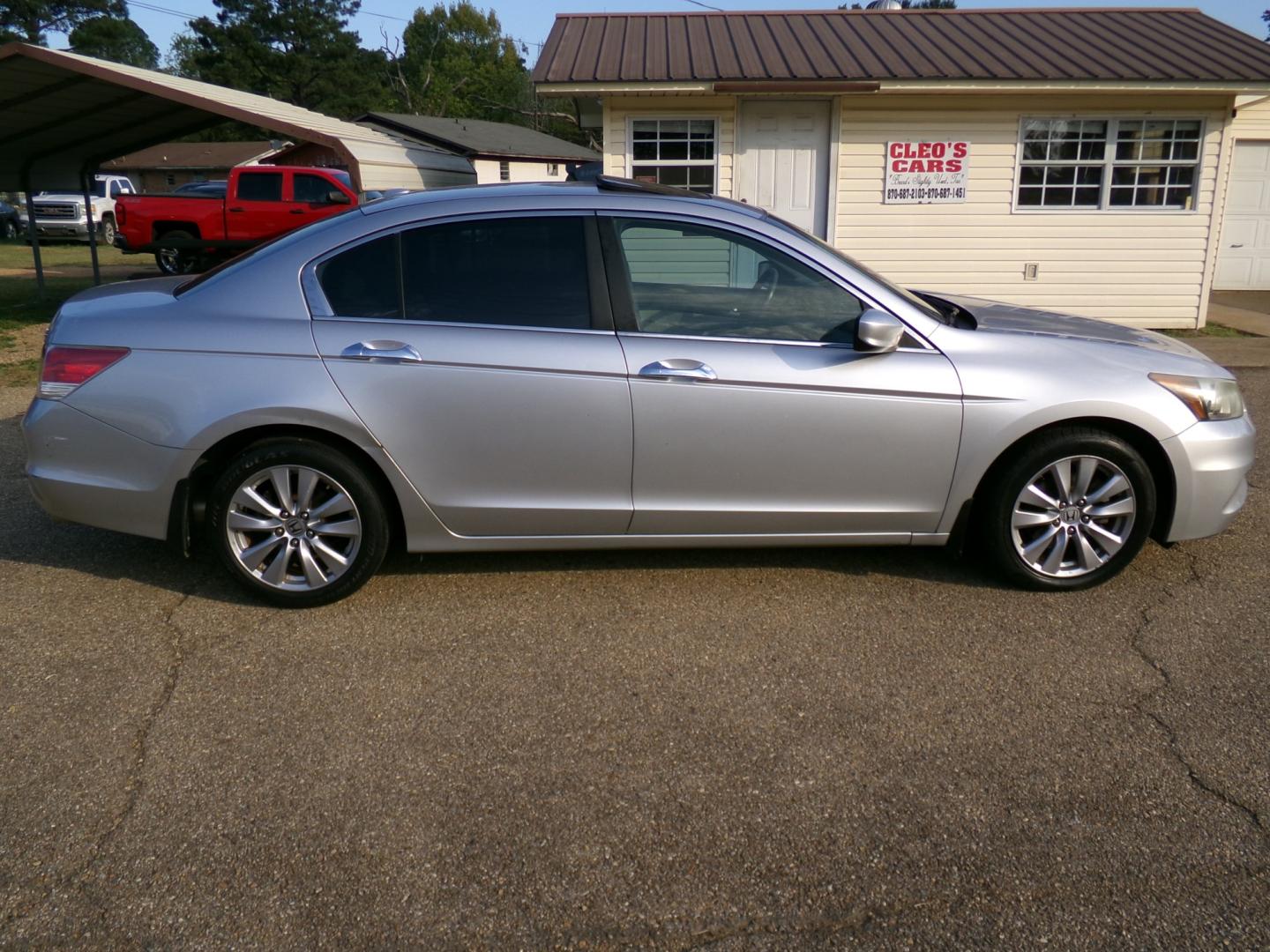 2012 Sebring Silver Metallic /Gray Honda Accord EX-L V6 Sedan AT (1HGCP3F85CA) with an 3.5L V6 SOHC 24V engine, 5-Speed Automatic transmission, located at 400 First NW, Bearden, AR, 71720, (870) 687-3414, 0.000000, 0.000000- Photo#24