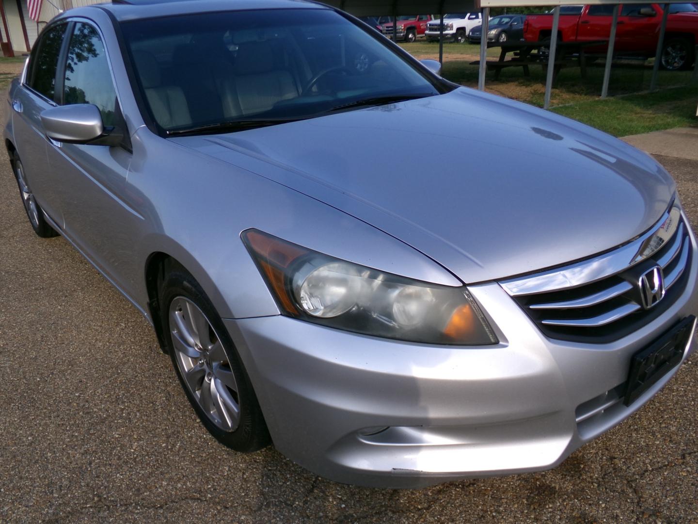 2012 Sebring Silver Metallic /Gray Honda Accord EX-L V6 Sedan AT (1HGCP3F85CA) with an 3.5L V6 SOHC 24V engine, 5-Speed Automatic transmission, located at 400 First NW, Bearden, AR, 71720, (870) 687-3414, 0.000000, 0.000000- Photo#26