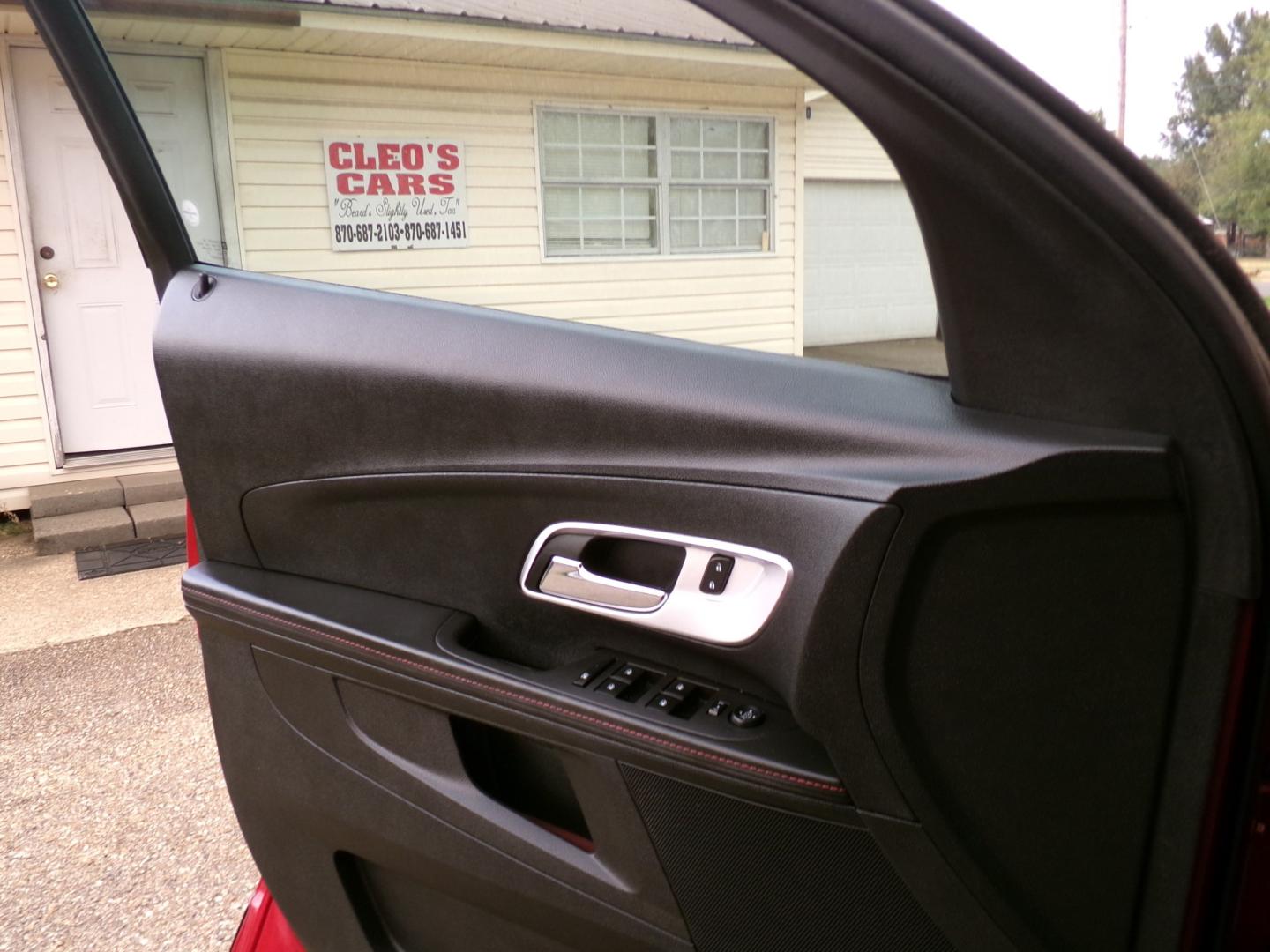 2015 Crystal Claret Tintcoat /Black Chevrolet Equinox 1LT 2WD (2GNALBEK8F6) with an 2.4L L4 DOHC 16V FFV engine, 6-speed automatic transmission, located at 400 First NW, Bearden, AR, 71720, (870) 687-3414, 0.000000, 0.000000- Photo#6