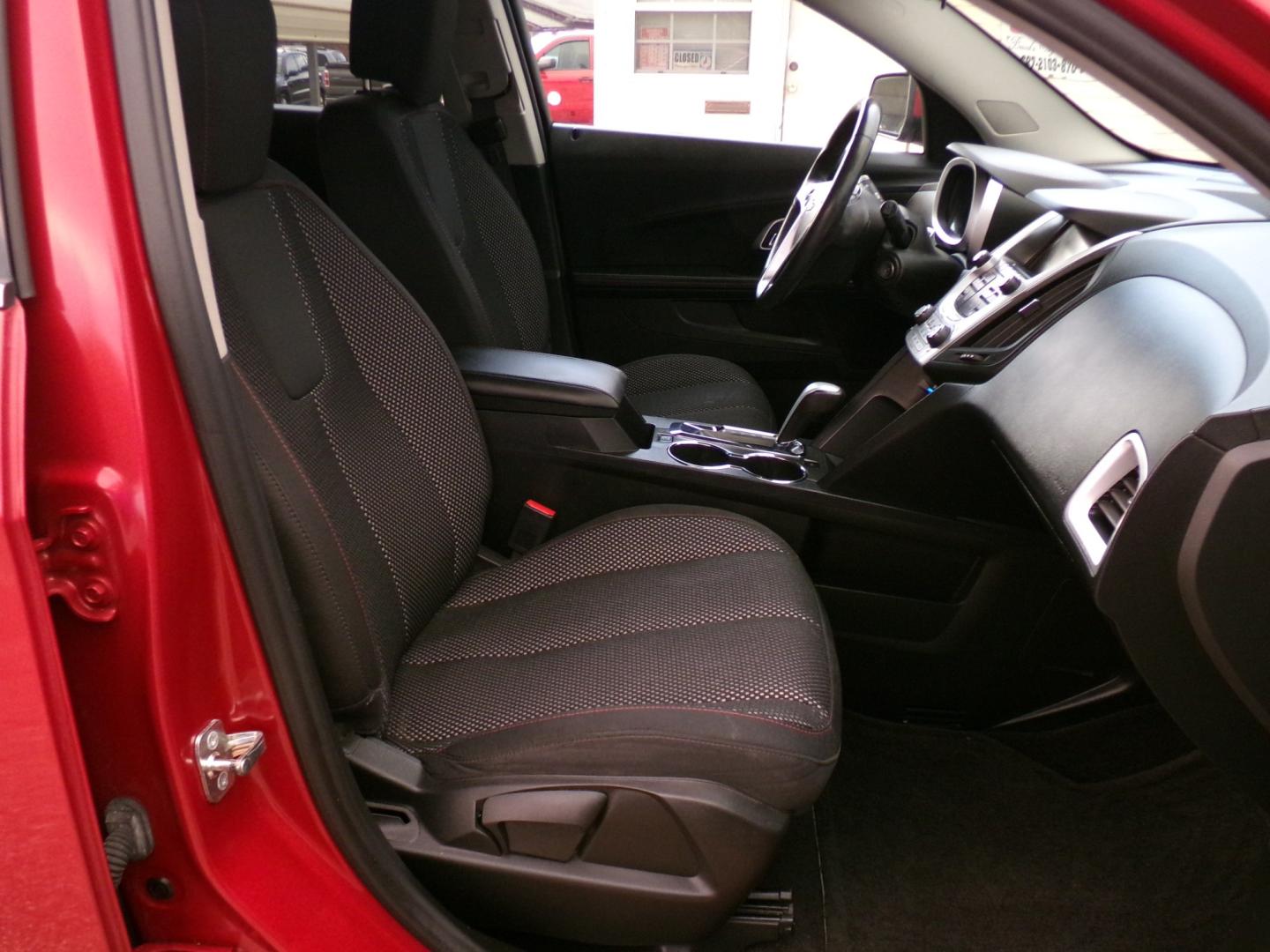 2015 Crystal Claret Tintcoat /Black Chevrolet Equinox 1LT 2WD (2GNALBEK8F6) with an 2.4L L4 DOHC 16V FFV engine, 6-speed automatic transmission, located at 400 First NW, Bearden, AR, 71720, (870) 687-3414, 0.000000, 0.000000- Photo#14