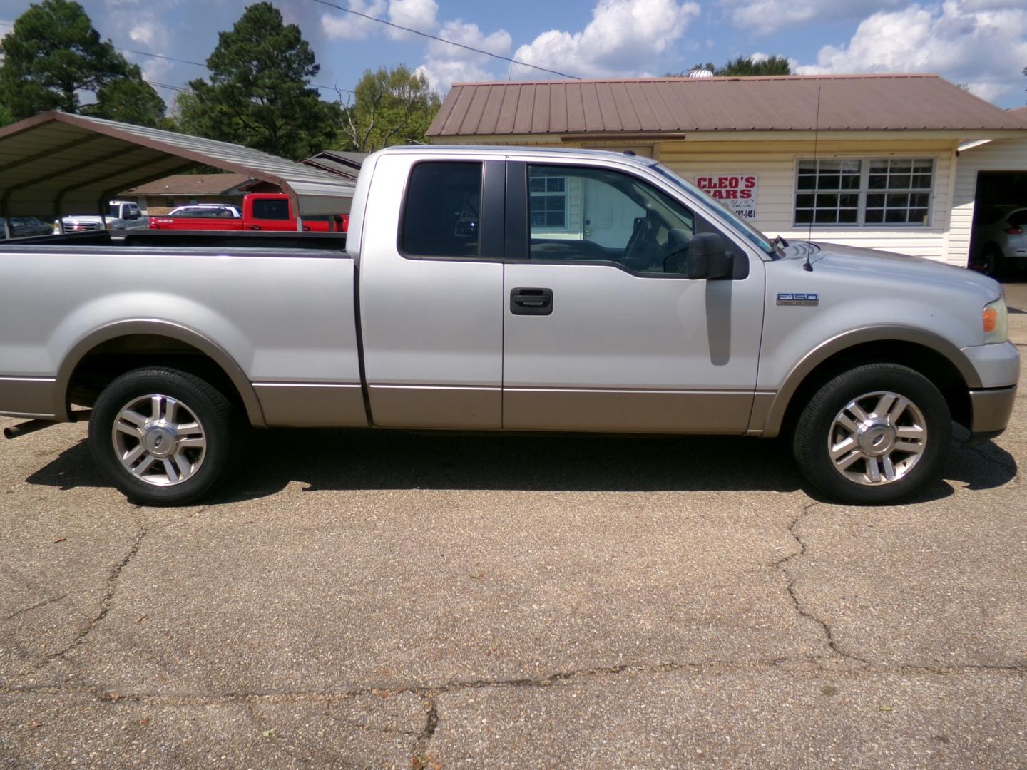2006 Smokestone Metallic /Tan Ford F-150 Lariat SuperCab 2WD (1FTPX12576F) with an 5.4L V8 SOHC 16V engine, 4-Speed Automatic Overdrive transmission, located at 400 First NW, Bearden, AR, 71720, (870) 687-3414, 0.000000, 0.000000- Photo#1