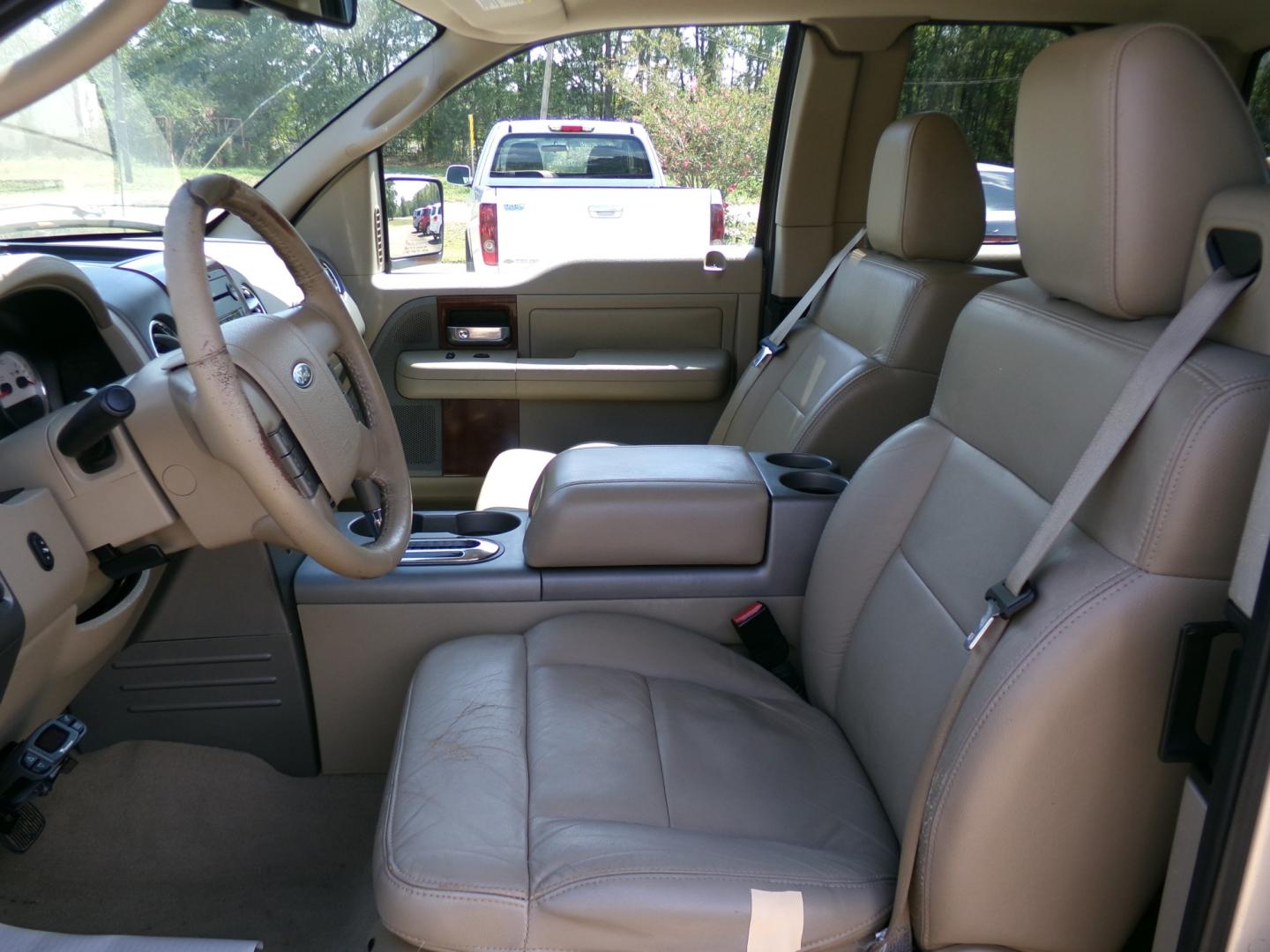 2006 Smokestone Metallic /Tan Ford F-150 Lariat SuperCab 2WD (1FTPX12576F) with an 5.4L V8 SOHC 16V engine, 4-Speed Automatic Overdrive transmission, located at 400 First NW, Bearden, AR, 71720, (870) 687-3414, 0.000000, 0.000000- Photo#8