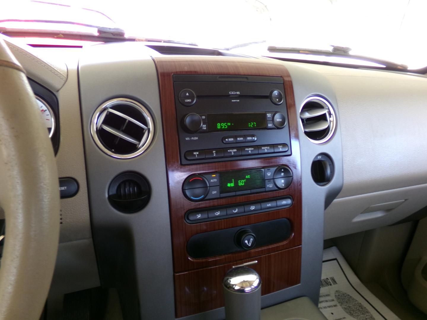 2006 Smokestone Metallic /Tan Ford F-150 Lariat SuperCab 2WD (1FTPX12576F) with an 5.4L V8 SOHC 16V engine, 4-Speed Automatic Overdrive transmission, located at 400 First NW, Bearden, AR, 71720, (870) 687-3414, 0.000000, 0.000000- Photo#12