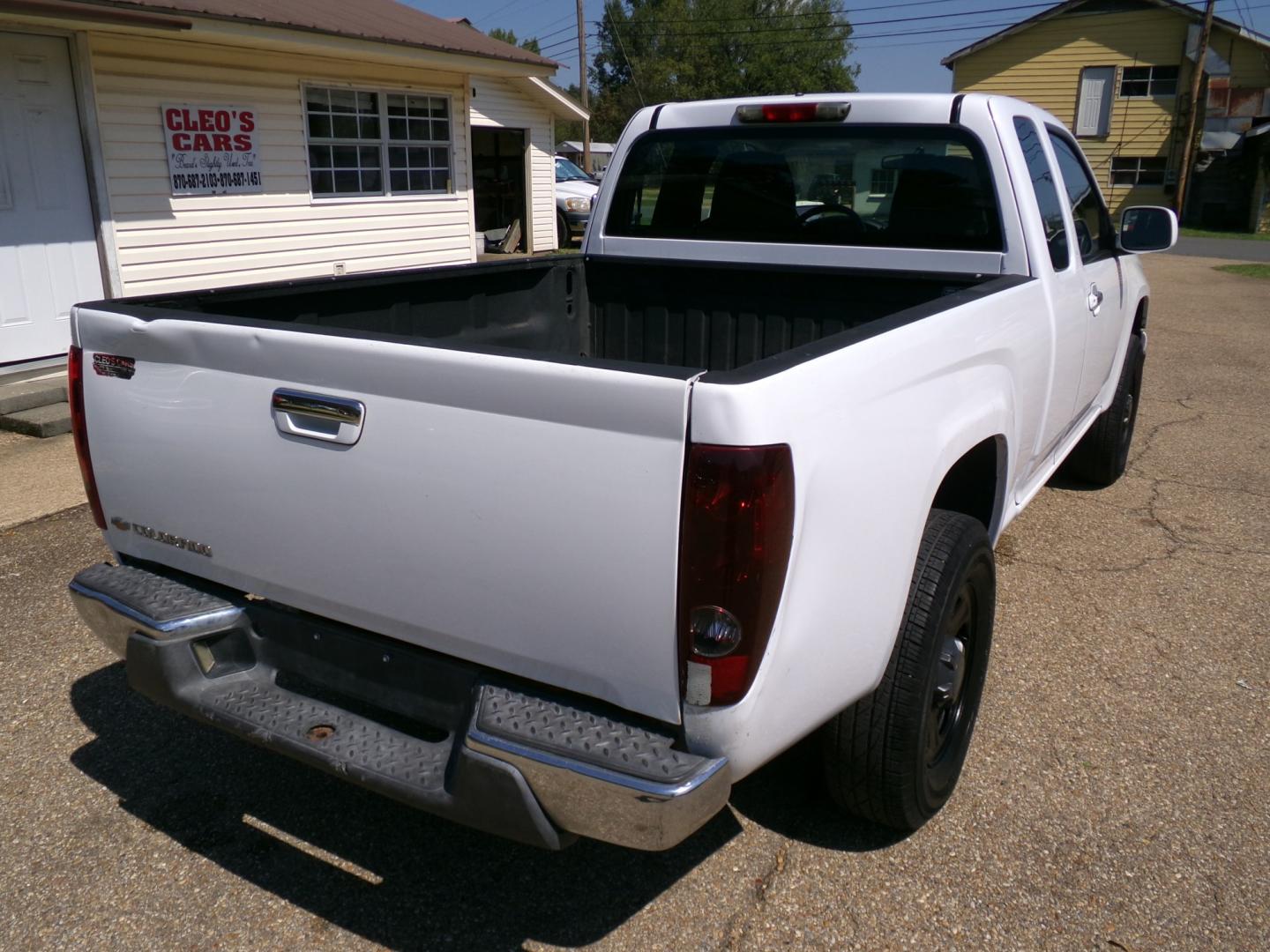 2012 White /Charcoal Chevrolet Colorado Work Truck Ext. Cab 4WD (1GCJTBFE4C8) with an 3.7L L5 DOHC 20V engine, Automatic transmission, located at 400 First NW, Bearden, AR, 71720, (870) 687-3414, 0.000000, 0.000000- Photo#2