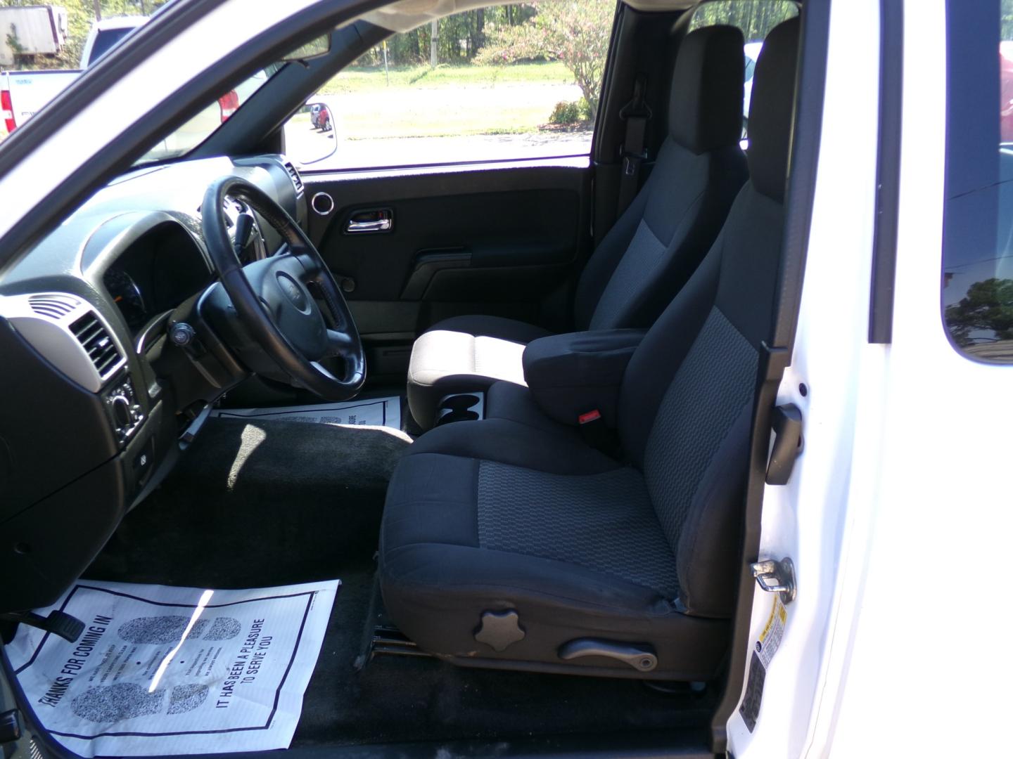 2012 White /Charcoal Chevrolet Colorado Work Truck Ext. Cab 4WD (1GCJTBFE4C8) with an 3.7L L5 DOHC 20V engine, Automatic transmission, located at 400 First NW, Bearden, AR, 71720, (870) 687-3414, 0.000000, 0.000000- Photo#7