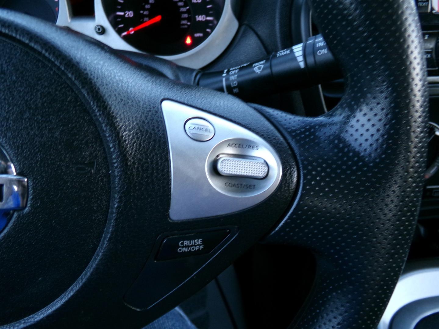 2013 White /Black Nissan Juke S FWD (JN8AF5MR6DT) with an 1.6L L4 DOHC 16V engine, Continuously Variable Transmission transmission, located at 400 First NW, Bearden, AR, 71720, (870) 687-3414, 0.000000, 0.000000- Photo#10
