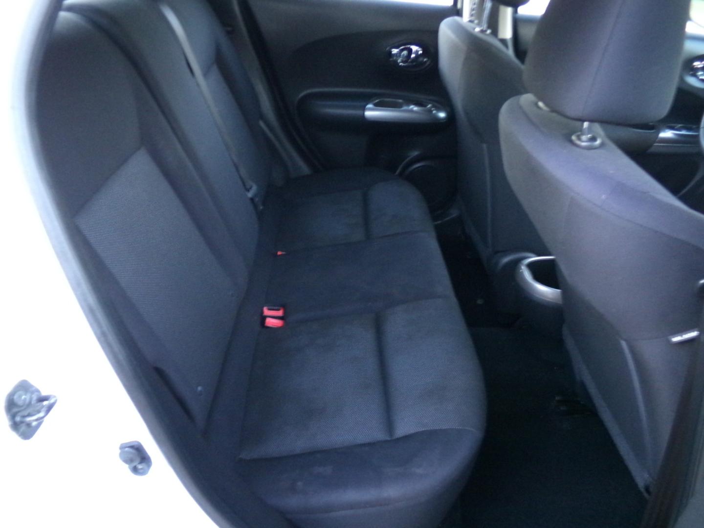 2013 White /Black Nissan Juke S FWD (JN8AF5MR6DT) with an 1.6L L4 DOHC 16V engine, Continuously Variable Transmission transmission, located at 400 First NW, Bearden, AR, 71720, (870) 687-3414, 0.000000, 0.000000- Photo#13