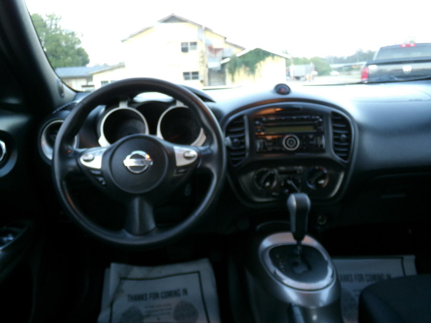 2013 White /Black Nissan Juke S FWD (JN8AF5MR6DT) with an 1.6L L4 DOHC 16V engine, Continuously Variable Transmission transmission, located at 400 First NW, Bearden, AR, 71720, (870) 687-3414, 0.000000, 0.000000- Photo#15