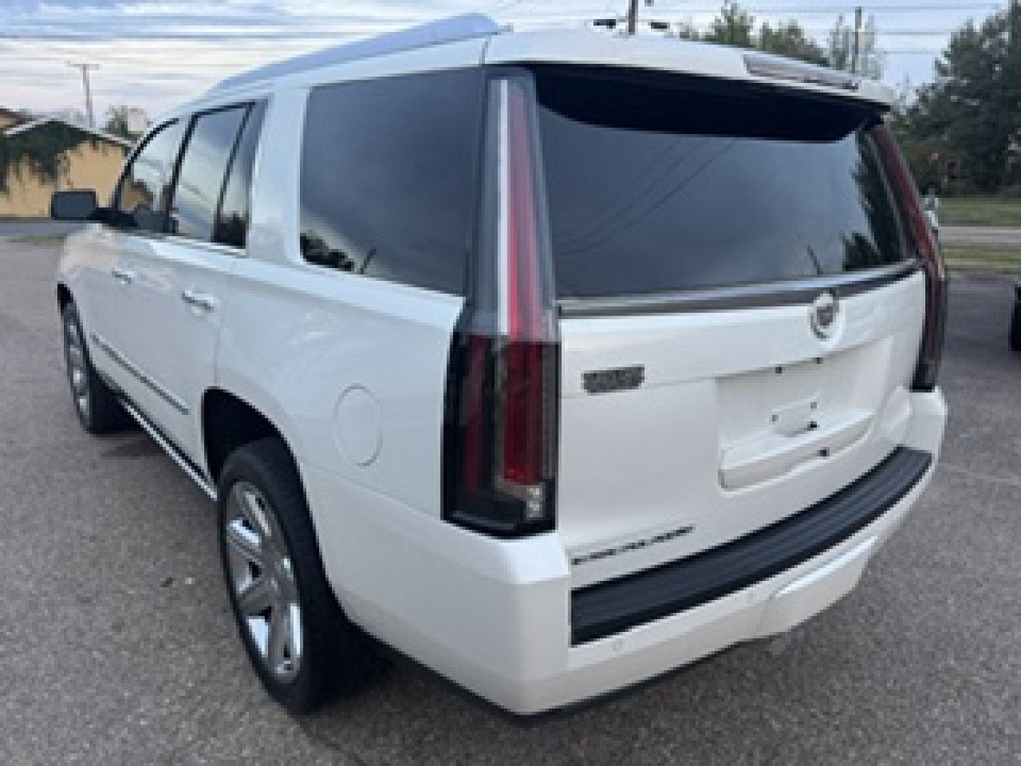 2015 White Diamond Pearl /Brown Cadillac Escalade Premium 4WD (1GYS4CKJ8FR) with an 6.2L V8 OHV 16V FFV engine, 6-speed automatic transmission, located at 400 First NW, Bearden, AR, 71720, (870) 687-3414, 0.000000, 0.000000- Photo#1