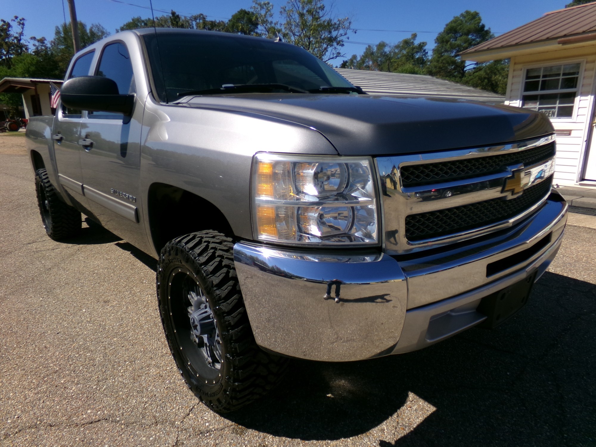 photo of 2013 Chevrolet Silverado 1500 LT Crew Cab 2WD