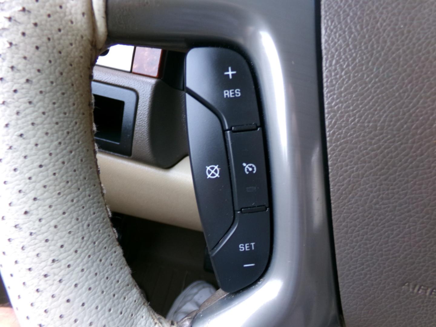 2014 Chevrolet Tahoe LT 2WD (1GNSCBE04ER) with an 5.3L V8 OHV 16V FFV engine, 6-Speed Automatic transmission, located at 400 First NW, Bearden, AR, 71720, (870) 687-3414, 0.000000, 0.000000- Photo#10