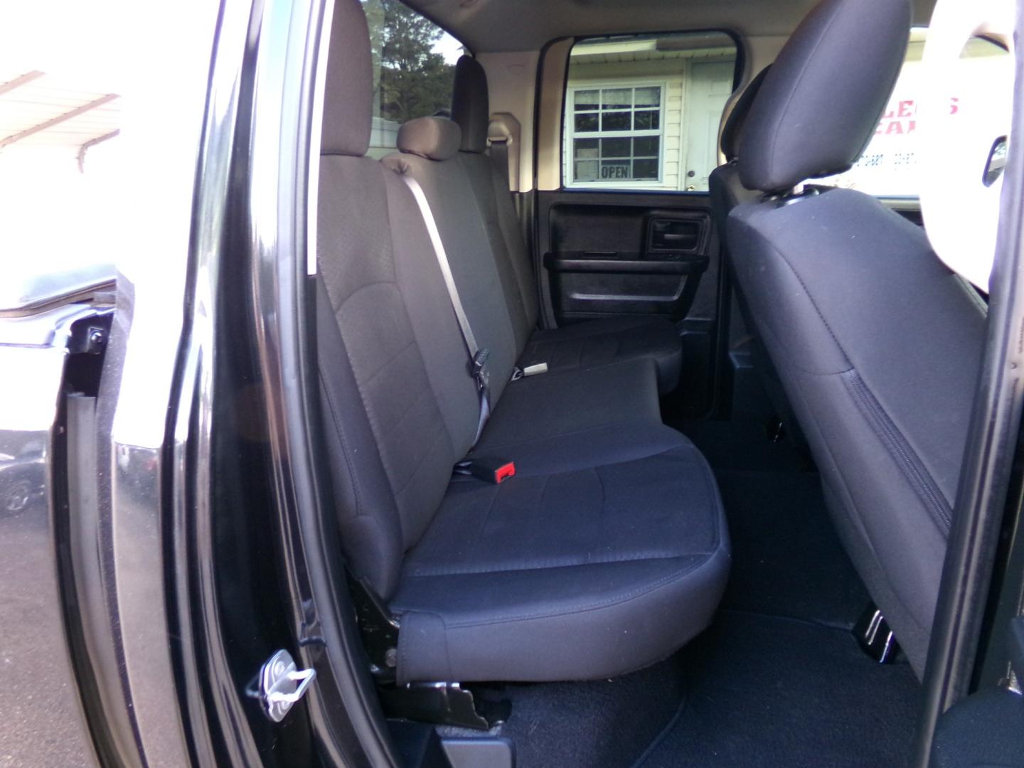 2018 Brilliant Black Pearl /Charcoal Ram 1500 Tradesman Quad Cab 2WD (1C6RR6FG9JS) with an 3.6L V6 DOHC 24V FFV engine, 8-speed automatic transmission, located at 400 First NW, Bearden, AR, 71720, (870) 687-3414, 0.000000, 0.000000- Photo#14