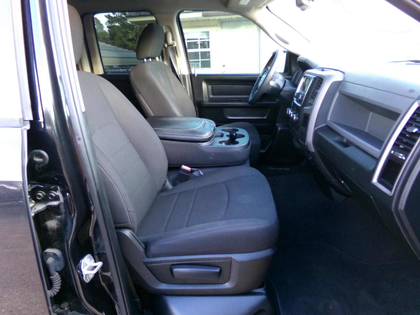 2018 Brilliant Black Pearl /Charcoal Ram 1500 Tradesman Quad Cab 2WD (1C6RR6FG9JS) with an 3.6L V6 DOHC 24V FFV engine, 8-speed automatic transmission, located at 400 First NW, Bearden, AR, 71720, (870) 687-3414, 0.000000, 0.000000- Photo#15