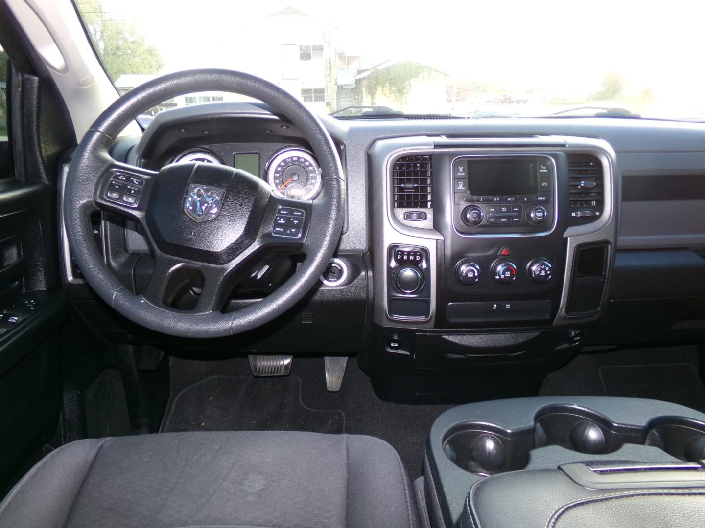 2018 Brilliant Black Pearl /Charcoal Ram 1500 Tradesman Quad Cab 2WD (1C6RR6FG9JS) with an 3.6L V6 DOHC 24V FFV engine, 8-speed automatic transmission, located at 400 First NW, Bearden, AR, 71720, (870) 687-3414, 0.000000, 0.000000- Photo#16