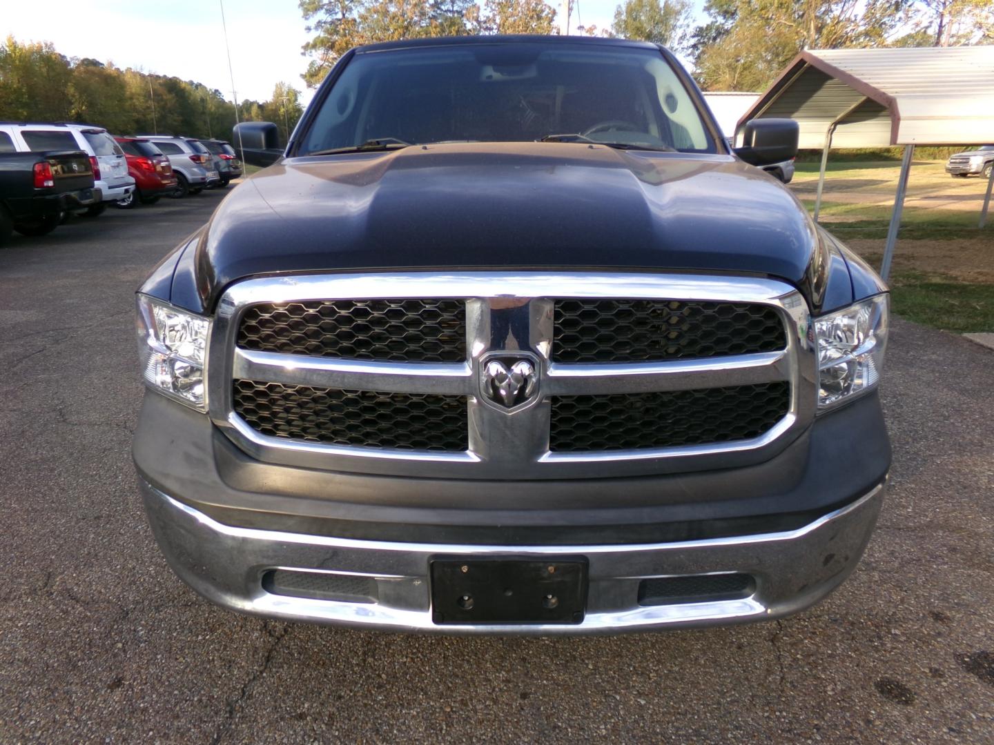 2018 Brilliant Black Pearl /Charcoal Ram 1500 Tradesman Quad Cab 2WD (1C6RR6FG9JS) with an 3.6L V6 DOHC 24V FFV engine, 8-speed automatic transmission, located at 400 First NW, Bearden, AR, 71720, (870) 687-3414, 0.000000, 0.000000- Photo#19