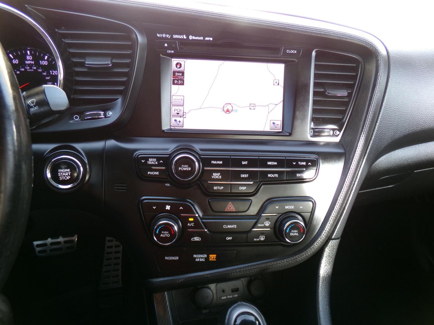 2011 Spicy Red Metallic /Black Kia Optima SX (KNAGR4A60B5) with an 2.4L L4 DOHC 16V TURBO engine, 6-Speed Automatic transmission, located at 401 First NE, Bearden, AR, 71720, (870) 687-3414, 33.726528, -92.611519 - Photo#9