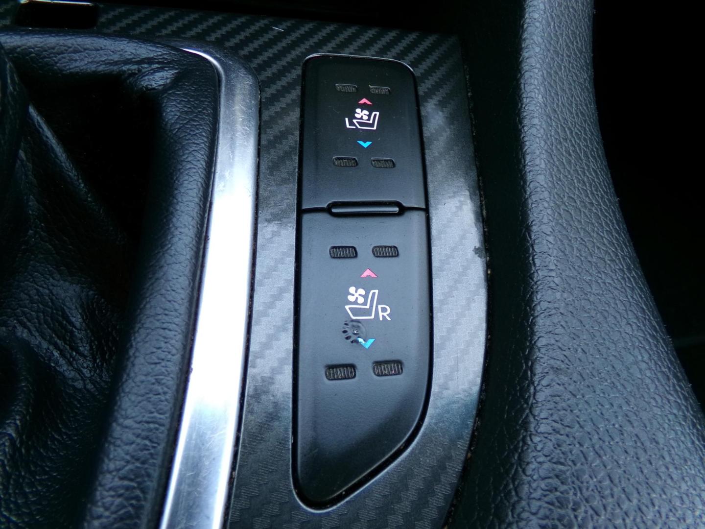 2011 Spicy Red Metallic /Black Kia Optima SX (KNAGR4A60B5) with an 2.4L L4 DOHC 16V TURBO engine, 6-Speed Automatic transmission, located at 401 First NE, Bearden, AR, 71720, (870) 687-3414, 33.726528, -92.611519 - Photo#15