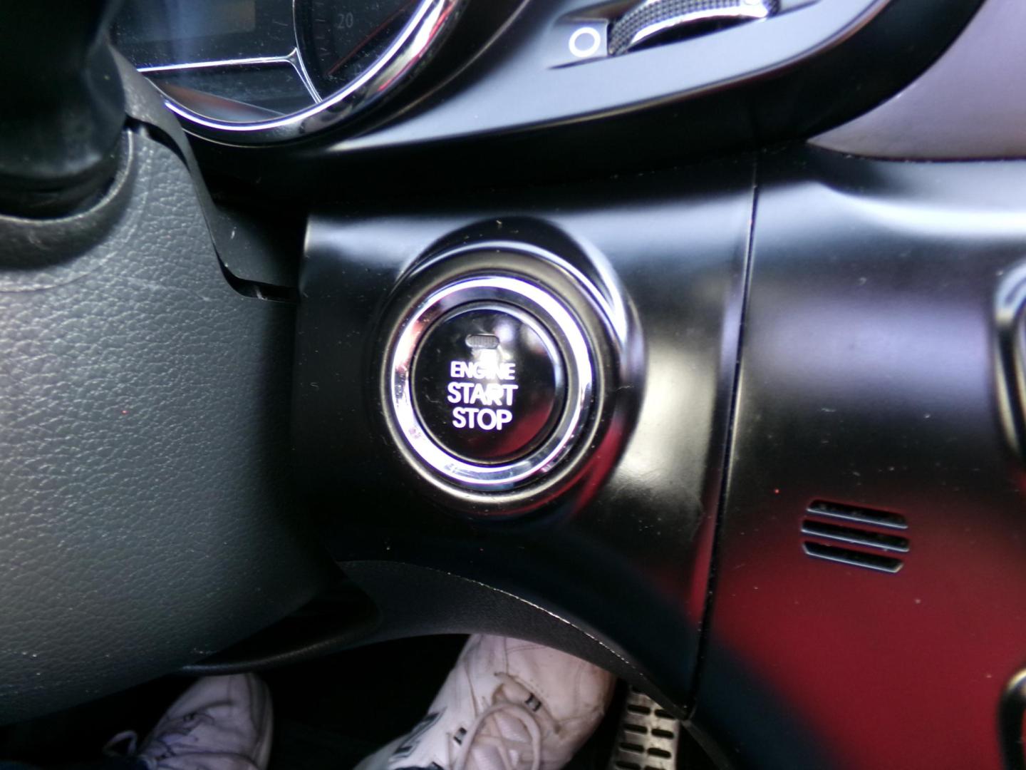 2011 Spicy Red Metallic /Black Kia Optima SX (KNAGR4A60B5) with an 2.4L L4 DOHC 16V TURBO engine, 6-Speed Automatic transmission, located at 401 First NE, Bearden, AR, 71720, (870) 687-3414, 33.726528, -92.611519 - Photo#17